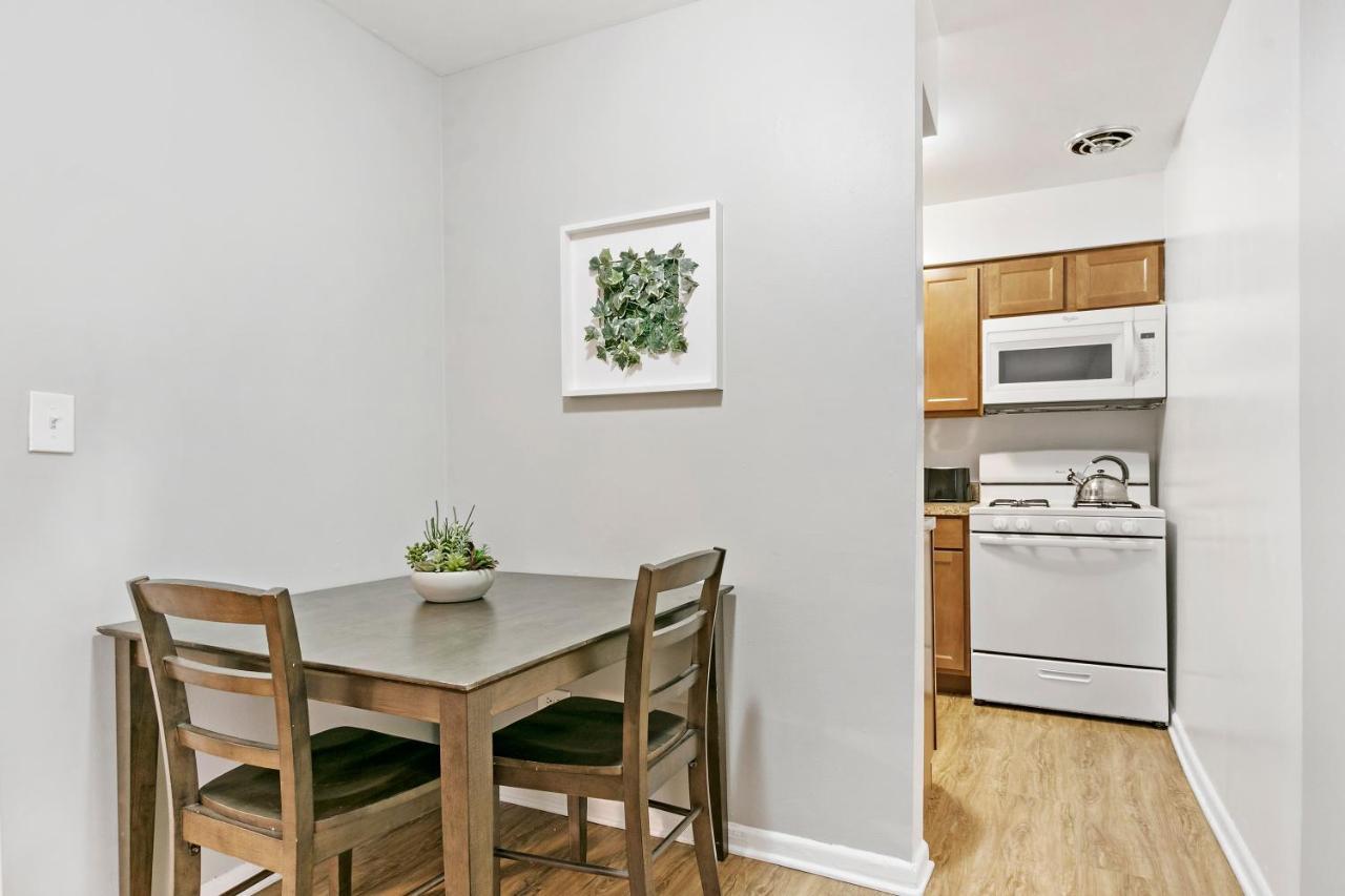 Stunning 1Br Apartment At Center Of Lakeview - Oakdale 211 Chicago Eksteriør billede